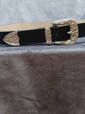 Ladies Black Western Belt with Engraved Silver Buckle